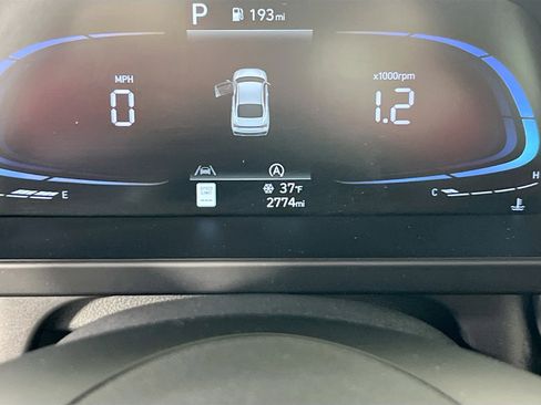 Used 2024 Hyundai Elantra SE image 12