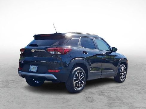 Used 2025 Chevrolet TrailBlazer LT AWD/4WD image 6