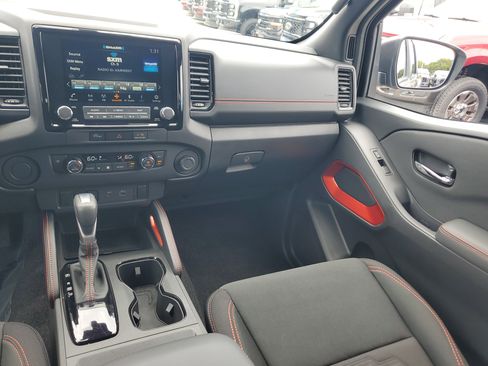 Used 2024 Nissan Frontier Pro-X w/ Technology Package image 16