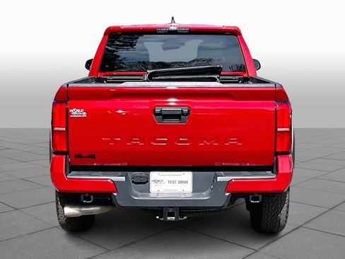 Certified 2025 Toyota Tacoma TRD Off-Road image 5