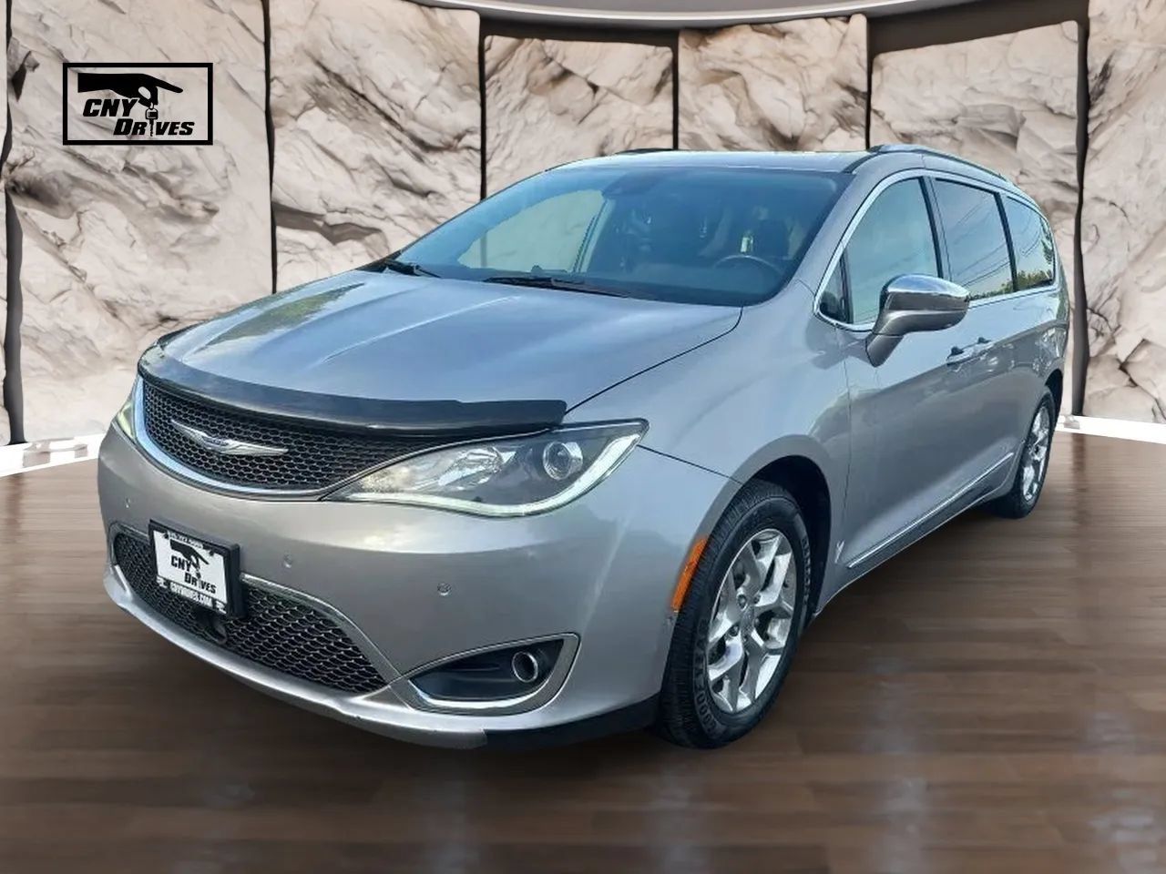 Used 2019 Chrysler Pacifica Limited w/ Advanced Safetytec Group FWD image 1