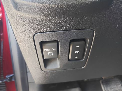 Used 2019 Ford F150 Platinum w/ Equipment Group 701A Luxury image 33