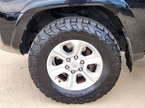 Used 2016 Toyota 4Runner SR5 AWD/4WD image 15