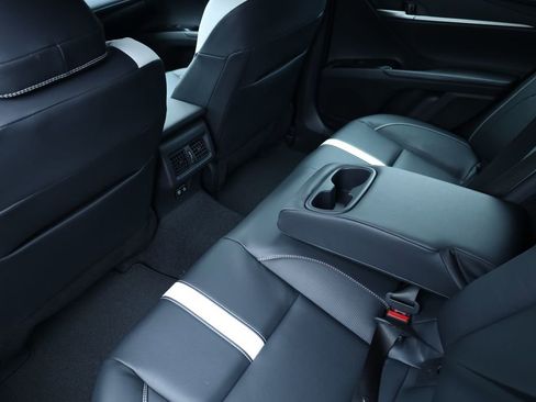 Used 2025 Toyota Camry SE image 22