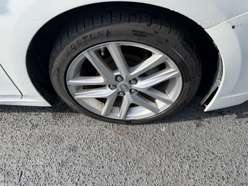 Used 2014 Lexus CT 200h FWD image 12