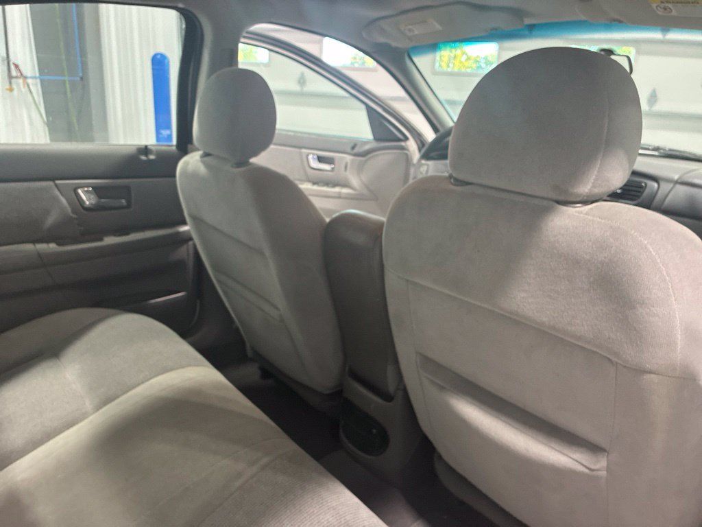 Used 2002 Ford Taurus SE FWD image 21