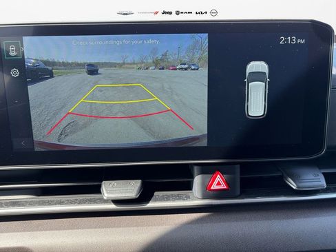 New 2025 Kia Carnival EX image 13