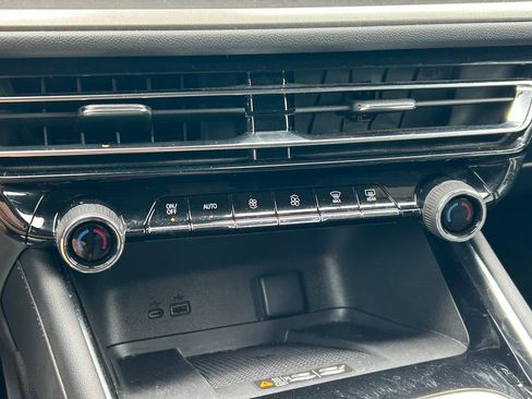 Used 2026 Chevrolet Traverse LT w/ LPO, Floor Liner Package FWD image 30