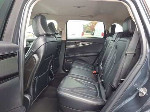 Used 2022 Lincoln Nautilus FWD image 10