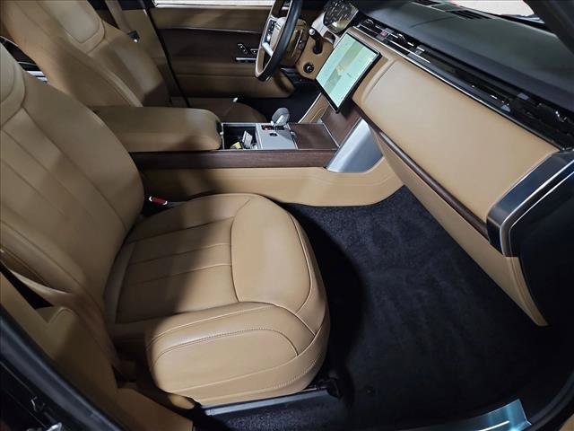 Used 2025 Land Rover Range Rover Long Wheelbase SE AWD/4WD image 22