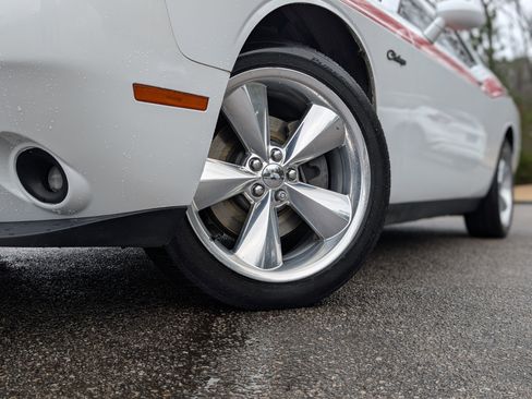 Used 2015 Dodge Challenger R/T Plus image 34