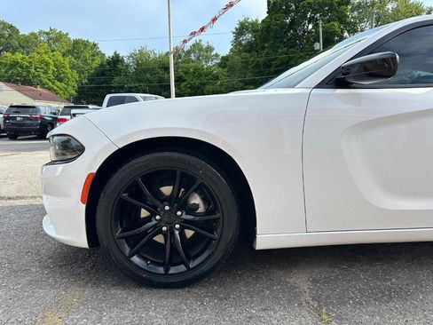 Used 2016 Dodge Charger SXT w/ Blacktop Package RWD image 10