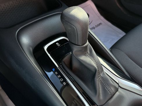 Used 2023 Toyota Corolla LE image 19