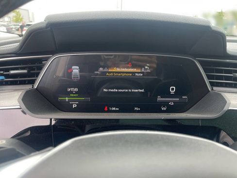 Used 2022 Audi e-tron Premium AWD/4WD image 10