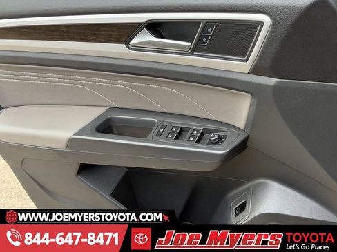 Used 2023 Volkswagen Atlas SE w/ Panoramic Sunroof Package image 26