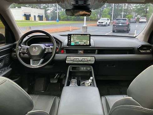Certified 2024 Honda Pilot Elite image 32