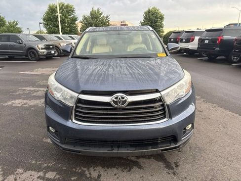 Used 2016 Toyota Highlander XLE w/ Protection Package #3 AWD/4WD image 2