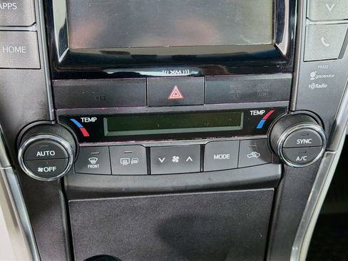 Used 2017 Toyota Camry LE FWD image 16