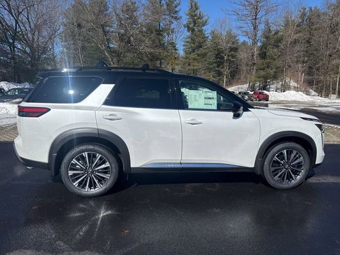 New 2026 Nissan Pathfinder Platinum image 8