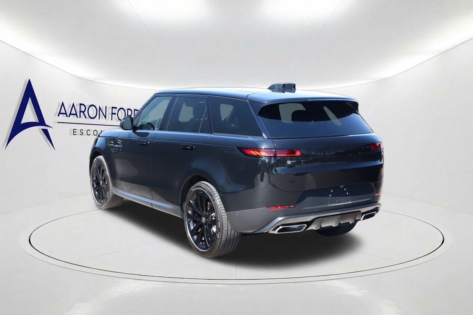 Used 2025 Land Rover Range Rover Sport SE AWD/4WD image 7