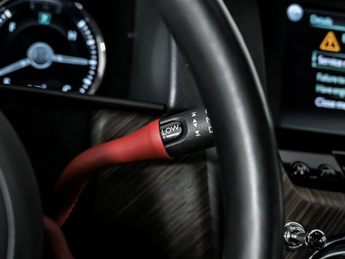 Used 2023 Rolls-Royce Cullinan w/ Leather Finishing Pack AWD/4WD image 31