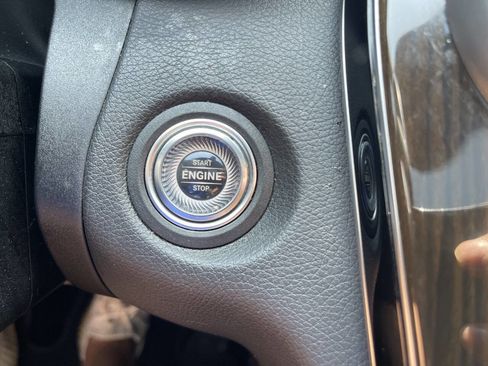 Used 2019 Mercedes-Benz C 300 4MATIC Sedan image 30