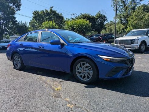 Used 2024 Hyundai Elantra SEL FWD image 1