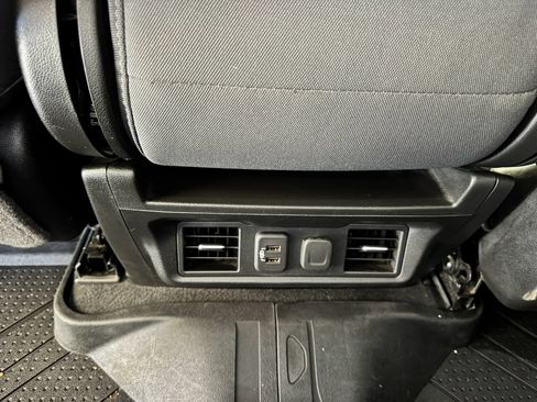 Used 2021 Chevrolet Silverado 1500 LT w/ Bed Protection Package RWD image 19