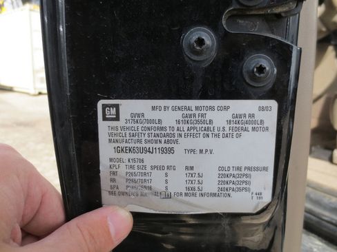 Used 2004 GMC Yukon Denali image 38