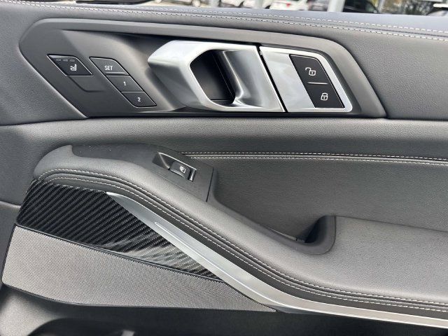 Used 2026 BMW X5 M60i AWD/4WD image 12