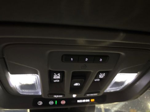 Used 2022 Chevrolet Silverado 1500 LTZ image 20