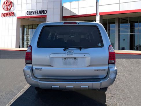 Used 2007 Toyota 4Runner SR5 RWD image 5