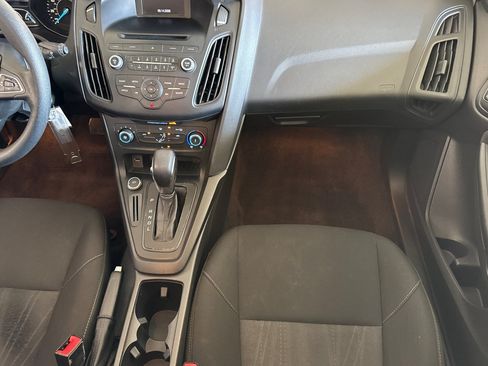 Used 2017 Ford Focus SE FWD image 28