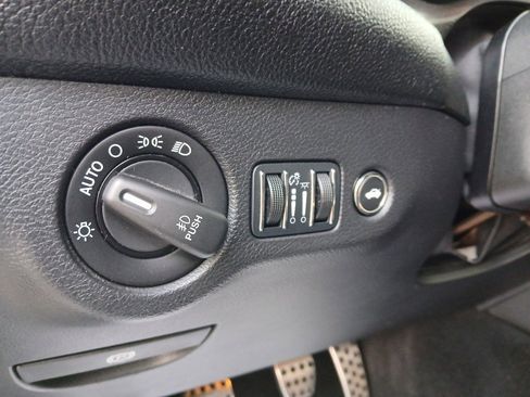 Used 2015 Dodge Challenger R/T w/ Quick Order Package 22B R/T image 29