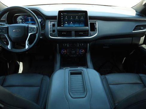 Used 2024 Chevrolet Tahoe Z71 w/ Luxury Package AWD/4WD image 6
