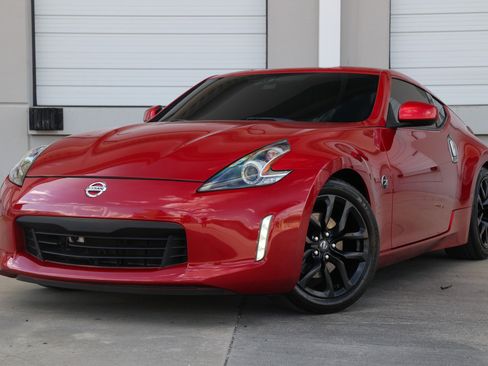 Used 2020 Nissan 370Z Coupe image 1
