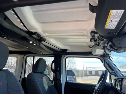 Used 2024 Jeep Wrangler Unlimited Rubicon image 12