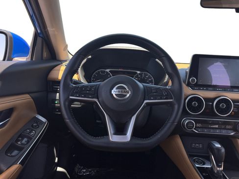 Used 2020 Nissan Sentra SV w/ SV Premium Package FWD image 12