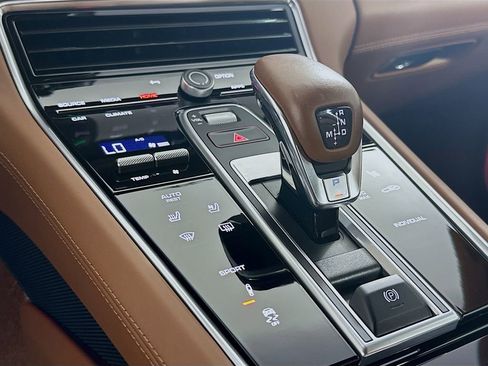 Used 2023 Porsche Panamera Platinum Edition image 19