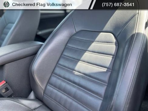 Used 2017 Volkswagen Passat 1.8T SEL Premium FWD image 23