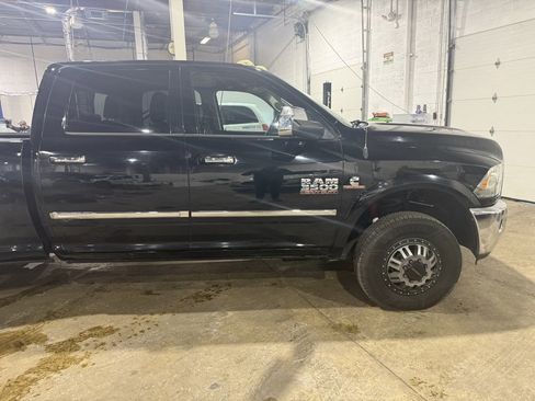 Used 2015 RAM 3500 Laramie image 12