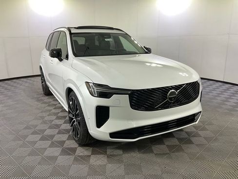 New 2026 Volvo XC90 B6 Ultra w/ Lounge Package image 3