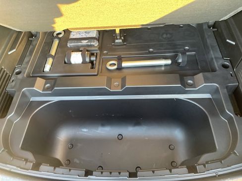 Used 2025 Chevrolet Equinox EV LT w/ Convenience Package image 38