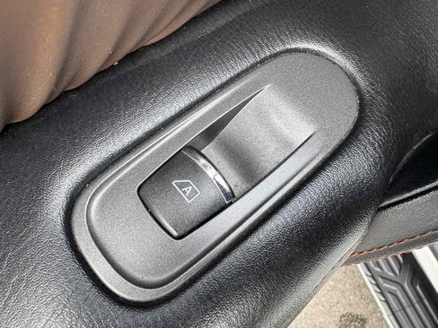 Used 2019 Nissan Armada Platinum w/ Captain's Chairs Package AWD/4WD image 53