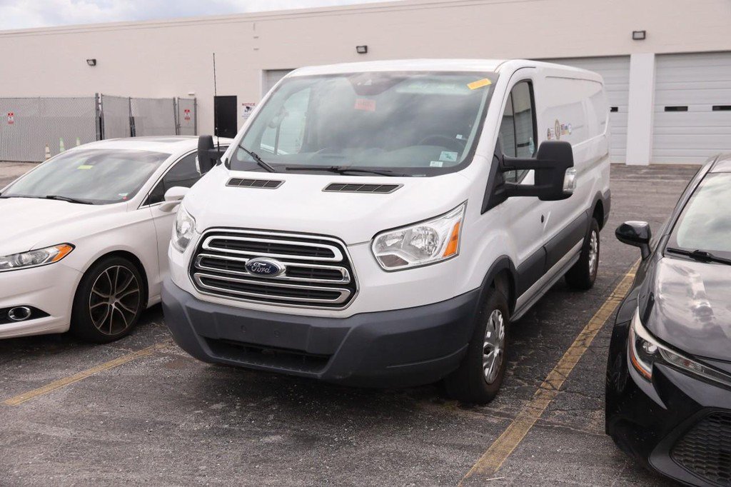 Used 2016 Ford Transit 250 130 Low Roof w/ Exterior Upgrade Package RWD image 4
