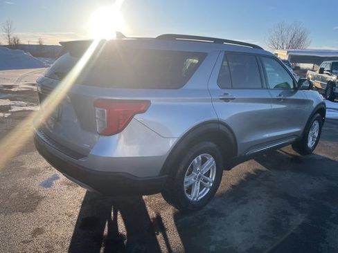 Used 2020 Ford Explorer XLT w/ Equipment Group 202A image 10