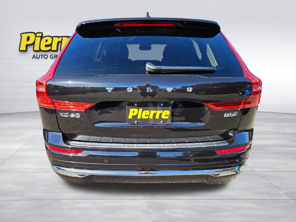 Used 2023 Volvo XC60 B5 Plus w/ Climate Package AWD/4WD image 4