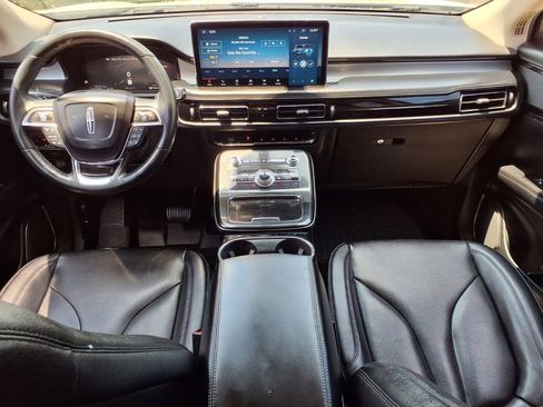 Used 2023 Lincoln Nautilus FWD w/ Premium Package image 9
