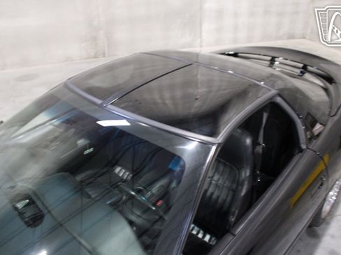 Used 2000 Chevrolet Camaro Z28 w/ SS Performance/Appearance Pkg RWD image 28