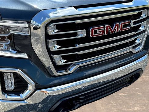 Used 2022 GMC Sierra 1500 SLT w/ SLT Premium Plus Package AWD/4WD image 35